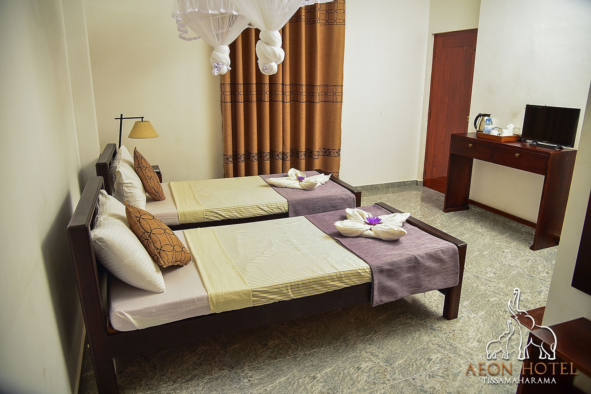 Aeon Hotel Тіссамахарама Екстер'єр фото